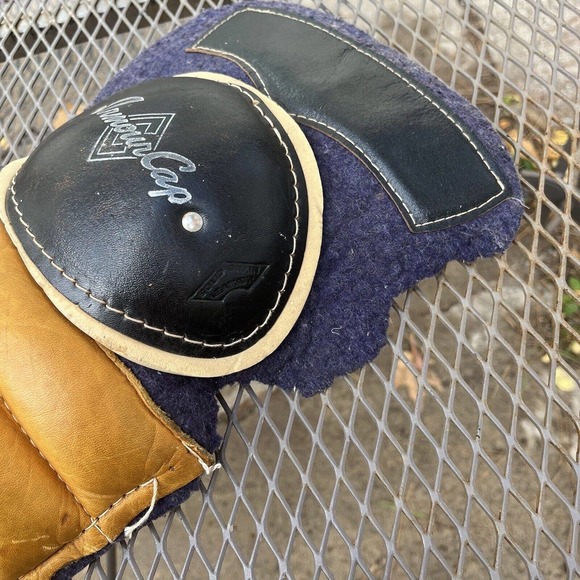 Vintage Cooper Black Diamond DG2 Leather Hockey Shin Pads Leg Guards - Picture 7 of 16